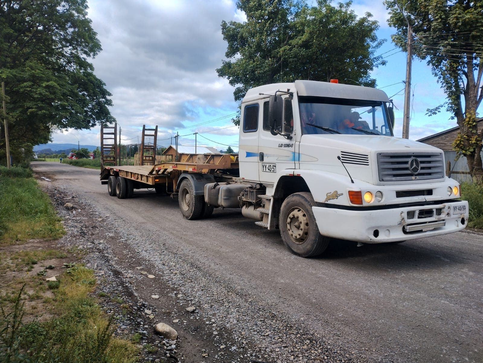 Camión Cama Baja Mercedes-Benz L1634